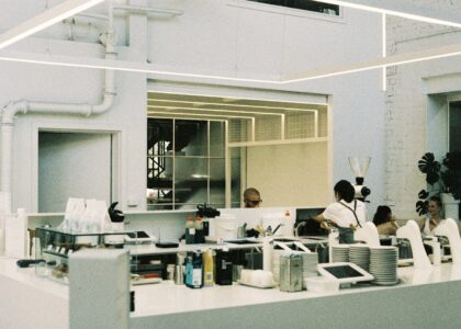 Laboratory workbenches